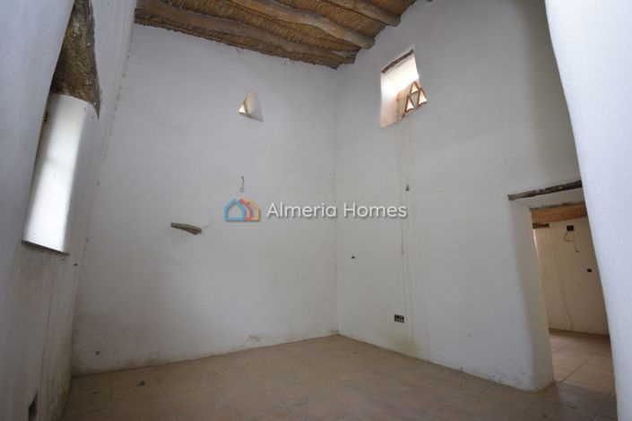 Image No.22-8 Bed Country House for sale