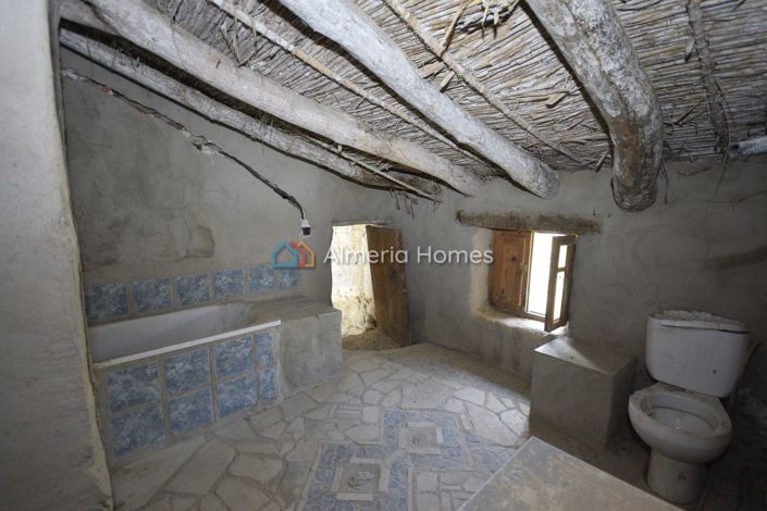 Image No.26-8 Bed Country House for sale