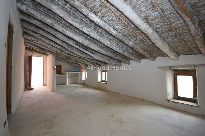 Image No.27-8 Bed Country House for sale