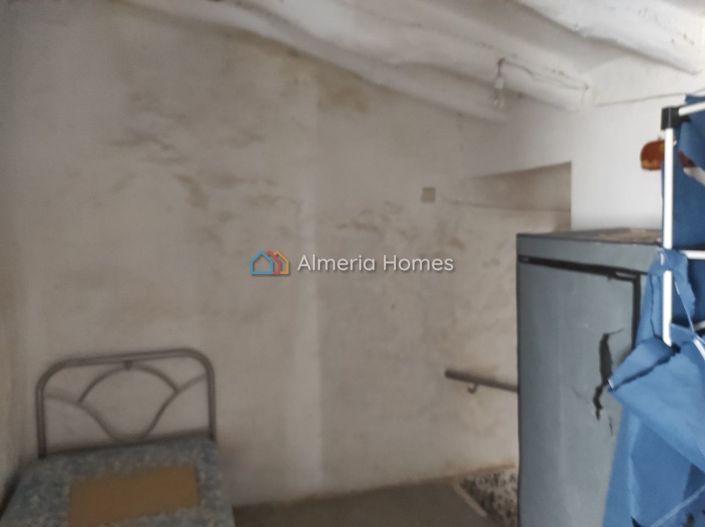 Image No.7-7 Bed Village House for sale