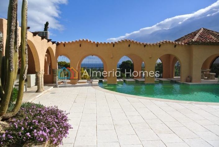 Image No.3-5 Bed Villa for sale