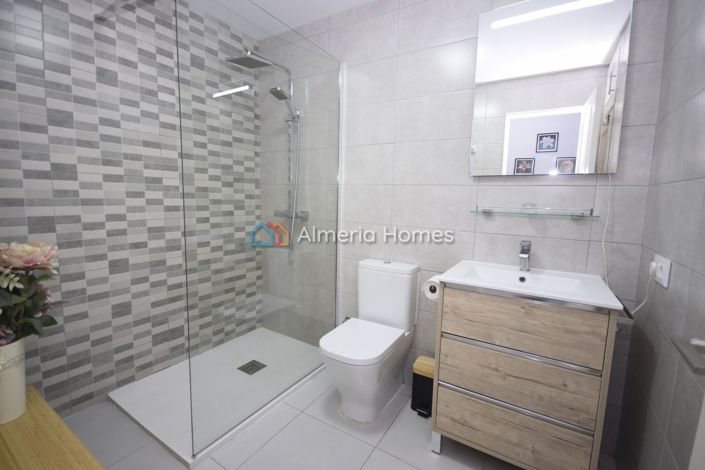 Image No.17-2 Bed Apartment for sale