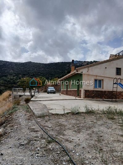 Image No.19-3 Bed Country House for sale