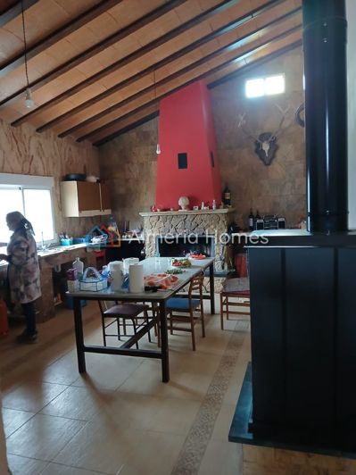 Image No.2-3 Bed Country House for sale