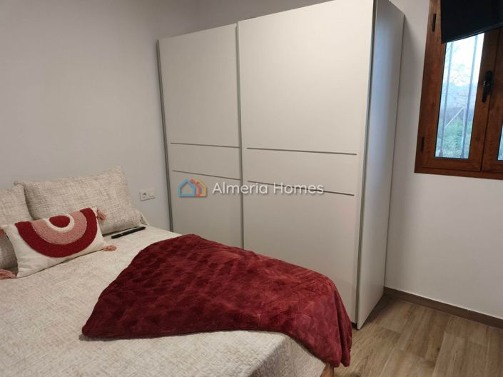 Image No.8-1 Bed Country House for sale