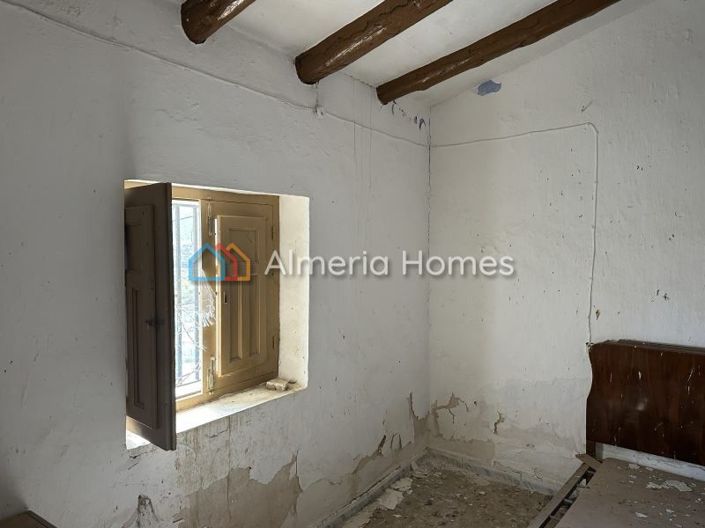 Image No.10-2 Bed Country House for sale