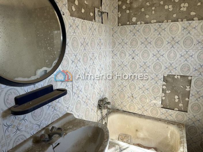 Image No.13-2 Bed Country House for sale