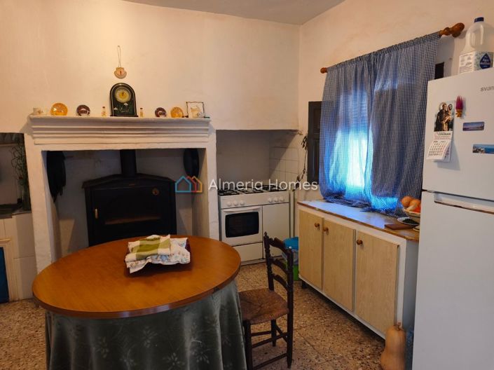 Image No.6-2 Bed Country House for sale