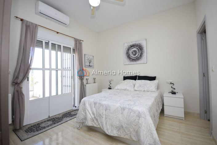Image No.24-4 Bed Villa for sale
