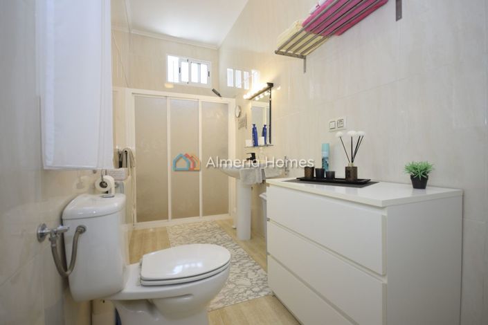 Image No.25-4 Bed Villa for sale