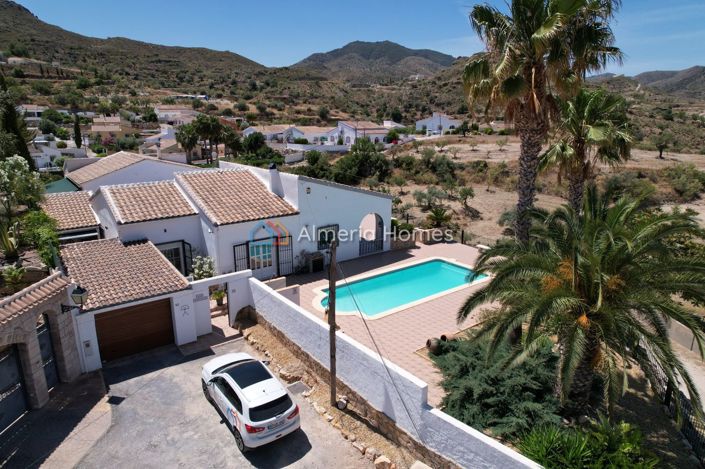 Image No.4-4 Bed Villa for sale