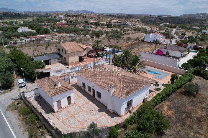 Image No.3-4 Bed Villa for sale