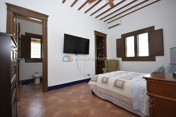 Image No.23-4 Bed Villa for sale