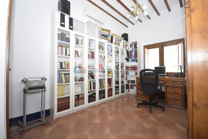 Image No.29-4 Bed Villa for sale