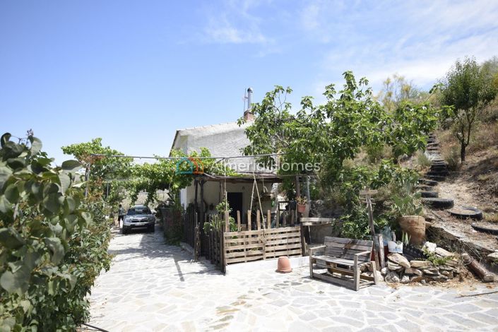 Image No.17-3 Bed Country House for sale
