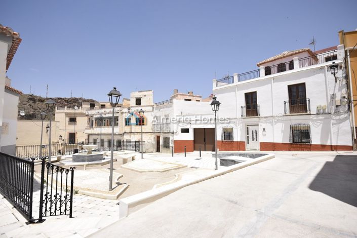 Image No.2-Maison de ville de 7 chambres à vendre à Macael