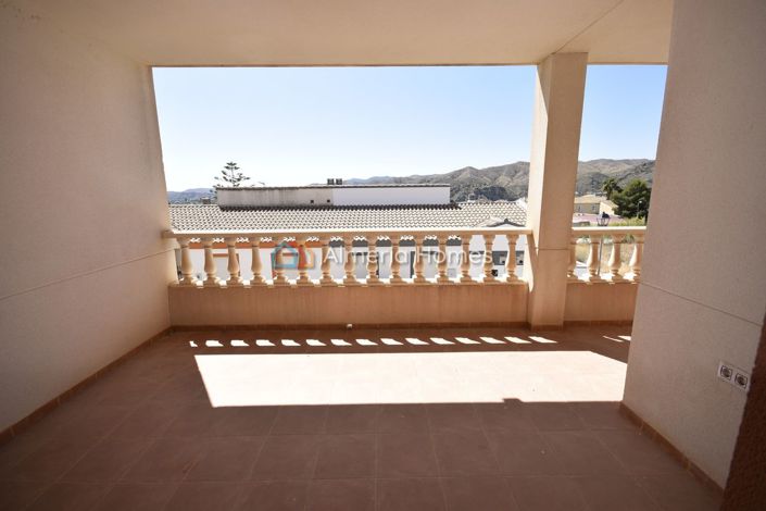 Image No.8-3 Bed Apartment for sale