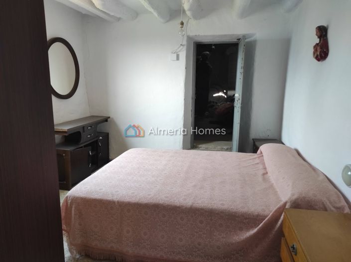 Image No.12-5 Bed Country House for sale