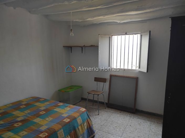 Image No.7-5 Bed Country House for sale