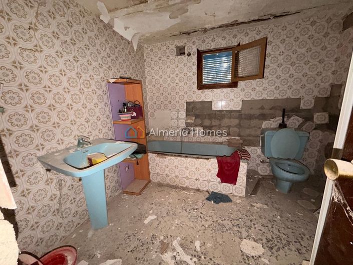 Image No.11-4 Bed Townhouse for sale