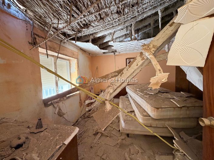 Image No.5-4 Bed Townhouse for sale