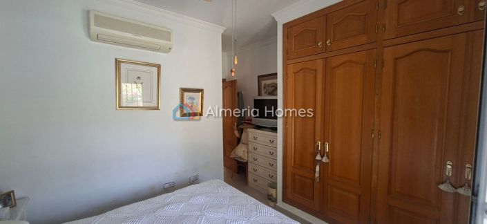 Image No.19-3 Bed Villa for sale