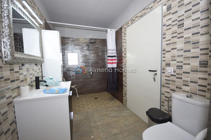 Image No.29-8 Bed Country House for sale