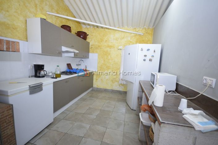 Image No.31-8 Bed Country House for sale