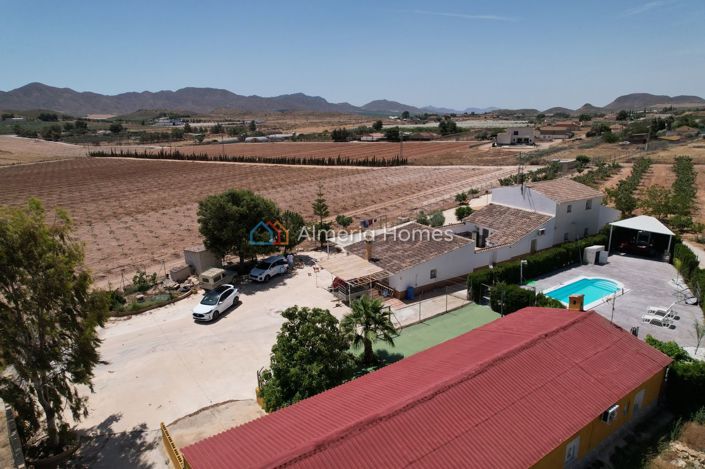 Image No.5-8 Bed Country House for sale