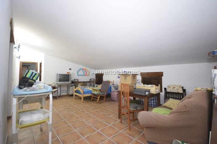 Image No.18-4 Bed Country House for sale