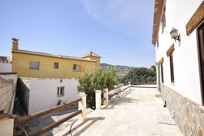 Image No.9-4 Bed Country House for sale