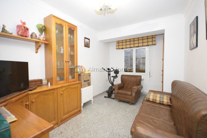 Image No.16-8 Bed Villa for sale