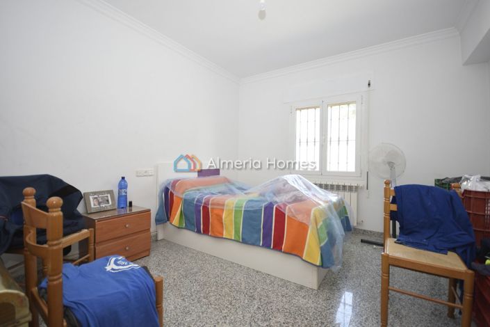 Image No.20-8 Bed Villa for sale