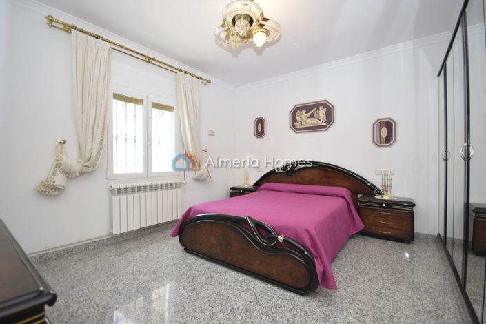 Image No.21-8 Bed Villa for sale