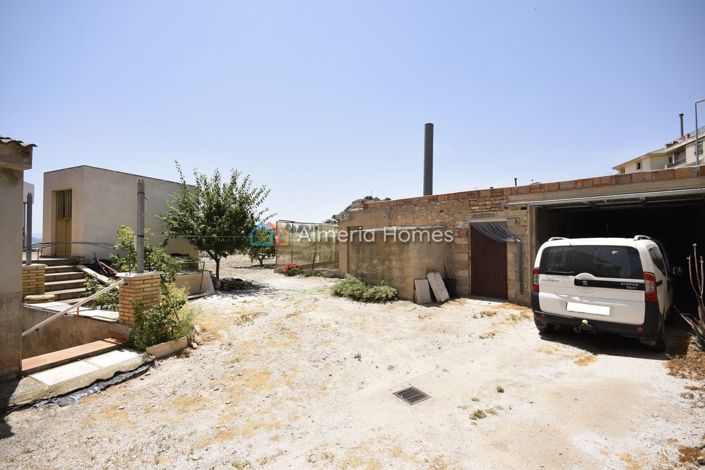 Image No.28-8 Bed Villa for sale