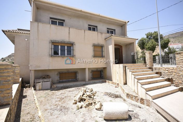 Image No.3-8 Bed Villa for sale