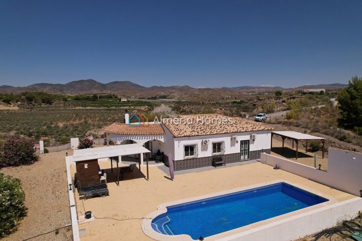 Image No.2-4 Bed Villa for sale