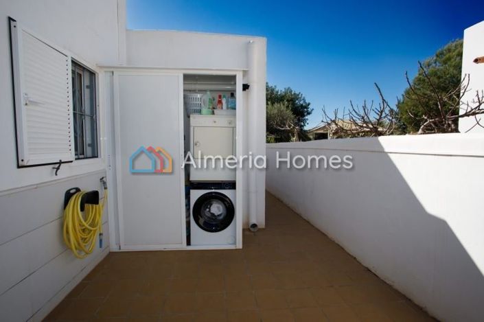Image No.9-3 Bed Villa for sale