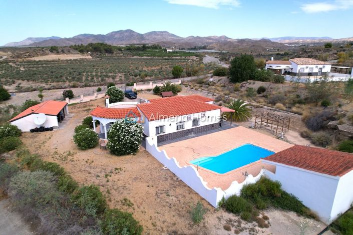Image No.3-4 Bed Villa for sale