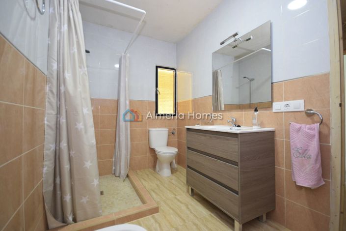 Image No.10-6 Bed Country House for sale