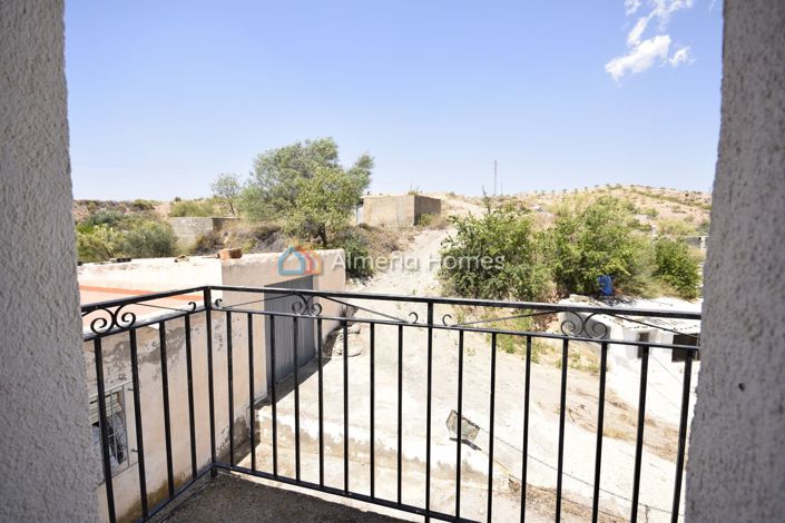 Image No.15-6 Bed Country House for sale