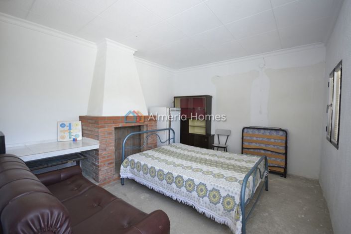 Image No.16-6 Bed Country House for sale