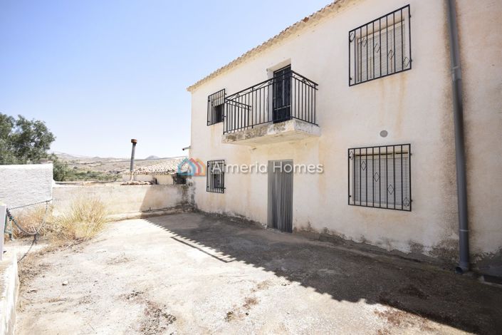 Image No.17-6 Bed Country House for sale