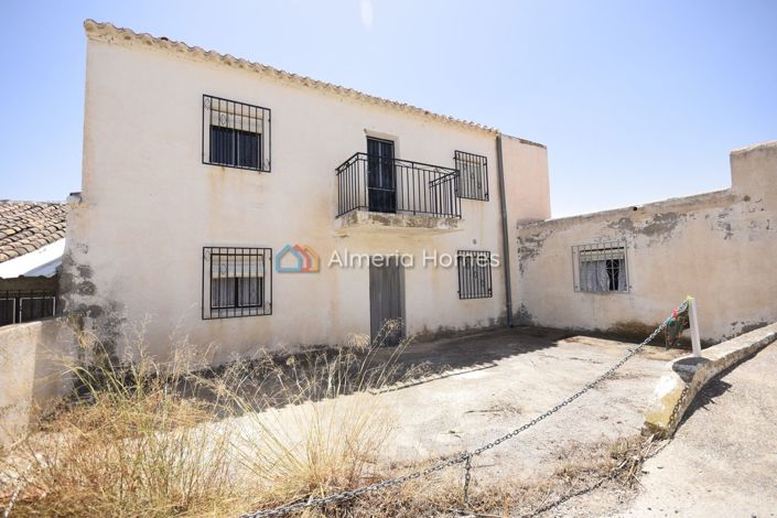 Image No.18-6 Bed Country House for sale