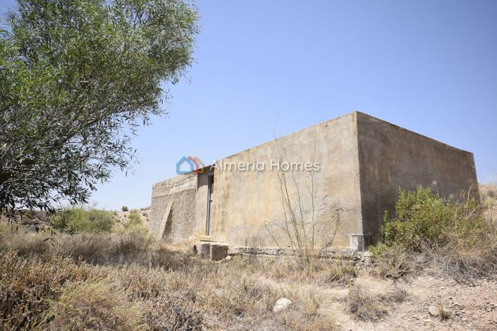Image No.21-6 Bed Country House for sale