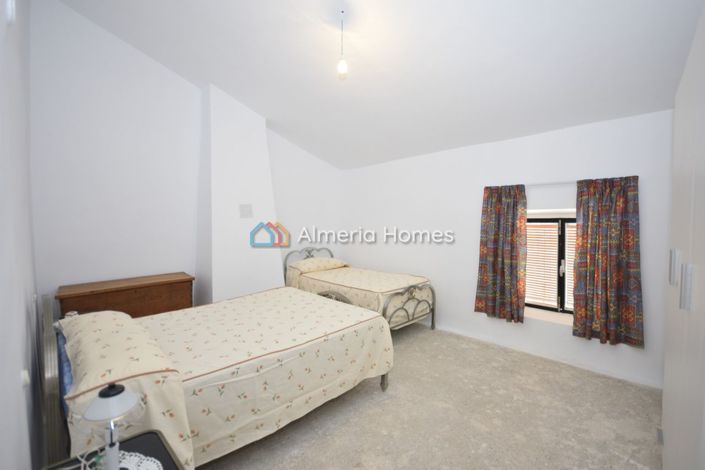 Image No.11-3 Bed Country House for sale