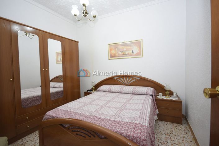 Image No.7-3 Bed Country House for sale