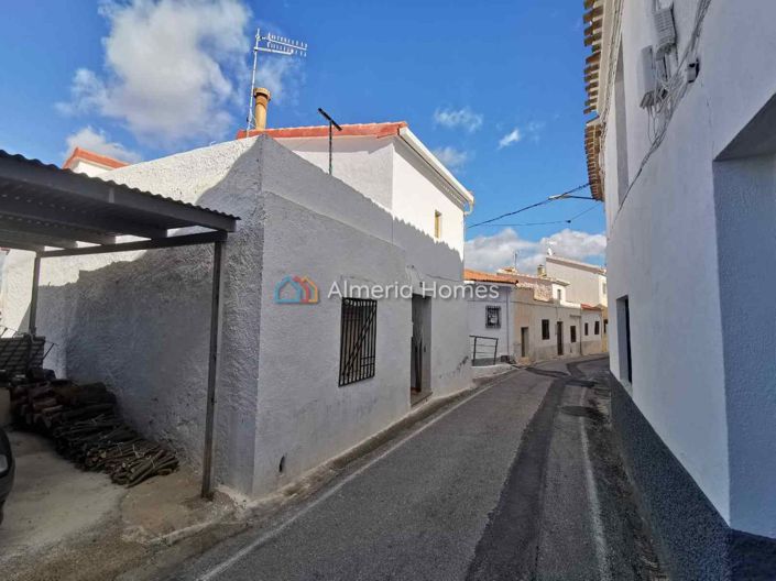 Image No.2-Maison de village de 4 chambres à vendre à Serón