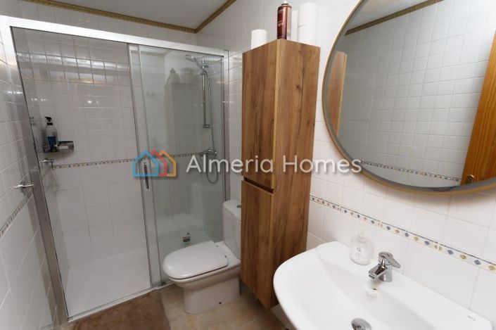 Image No.21-2 Bed Apartment for sale