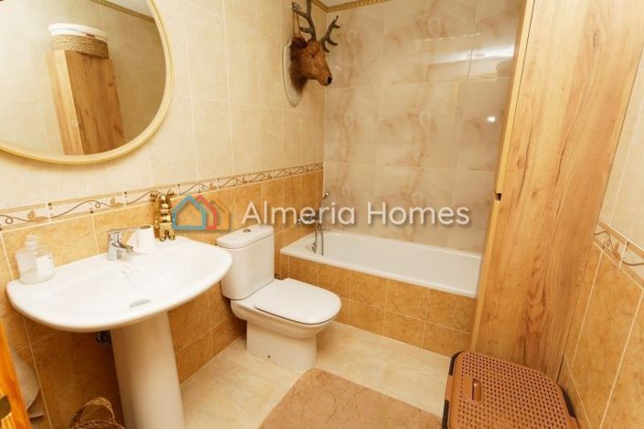 Image No.8-2 Bed Apartment for sale